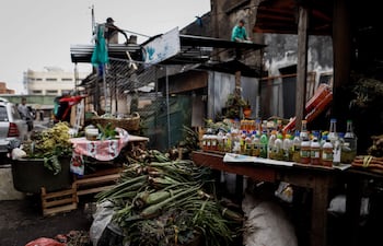 Pese al incendio, el día siguiente los trabajadores del mercado ya estaban puestos para ofrecer su productos.
