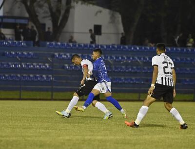 Sol y Libertad juegan en Villa Elisa