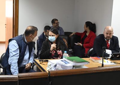 El exdiputado y ex gerente de créditos del Indert, Carlos Soler (de chaleco) durante una de las jornadas del juicio que hoy llega a su final.