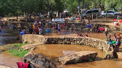 La alta temperatura del último día del año suele ser la antesala de una visita en masa a los arroyos y ríos en busca de algún momento de frescura que alivie la sensación de calor. El paseo se convierte en tragedia si nos olvidamos de cuidarnos y proteger a los más chicos.