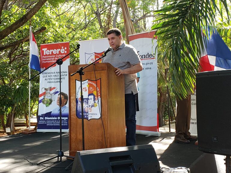 El intendente, Alcides Riveros, de la ciudad de Fernando de la Mora, recordó la importancia de mantener intacto la cultura del tereré.