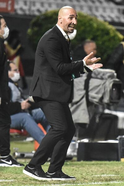 Sergio Orteman en el partido contra Flamengo, con el 1-4 en contra en Copa Libertadores.