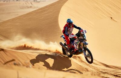 El Dakar vivió ayer la primera parte de su etapa maratón. En la foto el español Jaume Betriu. EFE