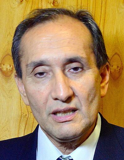 Senador Eusebio Ramón Ayala (PLRA) dijo que la ley aprobada ayer contradice varios artículos de la Constitución.