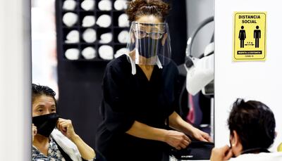 Las normas de seguridad deben seguir siendo aplicadas con responsabilidad, alertan las autoridades sanitarias.