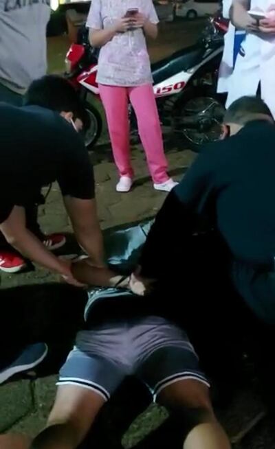 Pascual Prieto Montiel (34),  cuando fue reducido por los trabajadores de salud.