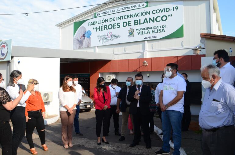 El ministro de Salud, Julio Borba, participó de la inauguración del segundo pabellón de contingencia.