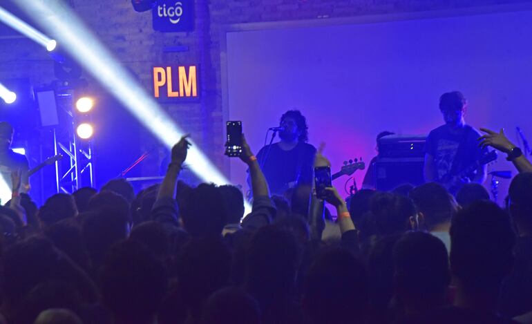 La agrupación de indie rock ofreció un show de más de una hora, con una fuerte conexión con el público.