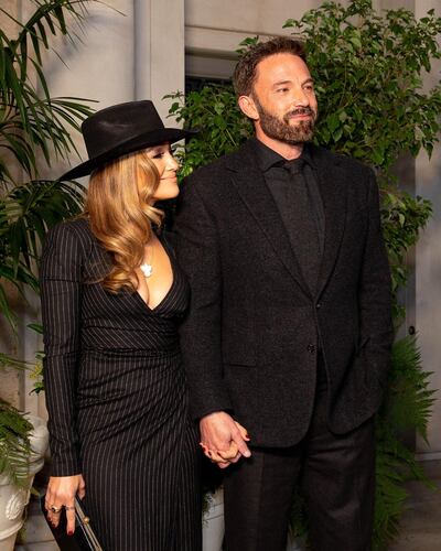 Jennifer López y Ben Affleck optaron por el "Total Black" para asitir al desfile de Ralph Lauren.