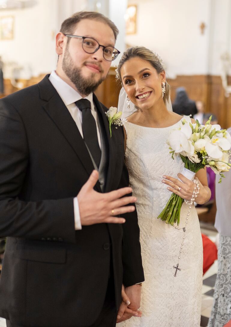 Se casaron Rodrigo Paredes Rodríguez y Belén Acosta Macchi. 