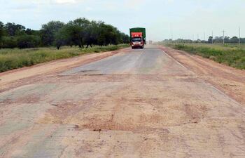 La ruta Transchaco está en pésimo estado por lo que se reconstruirá toda la vía.
