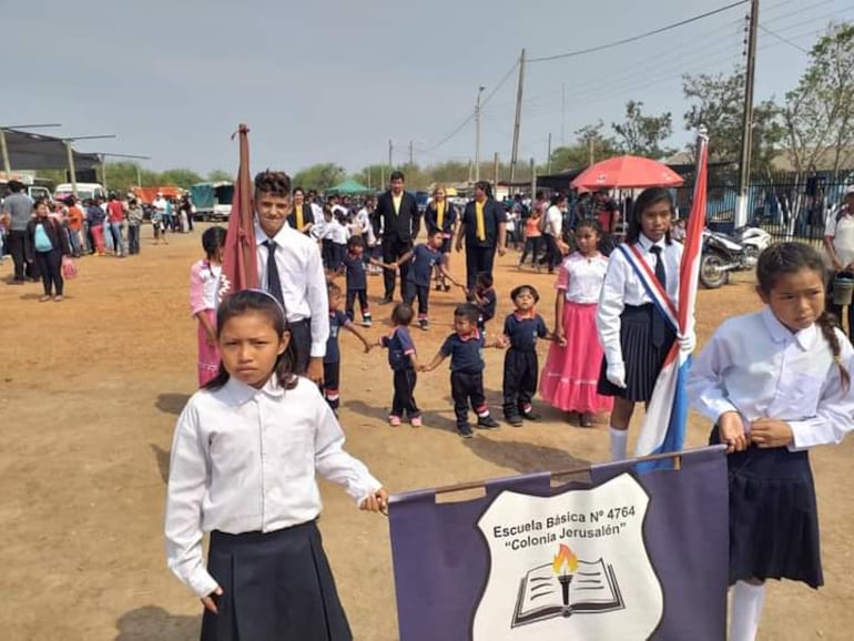 Alumnos e un evento antes de la pandemia