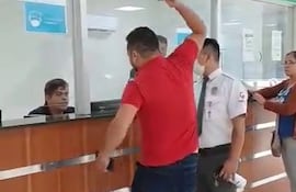 Joven amenazó de muerte a funcionario de IPS 12 de junio por negarse a agendar a su padre con su cédula vencida.