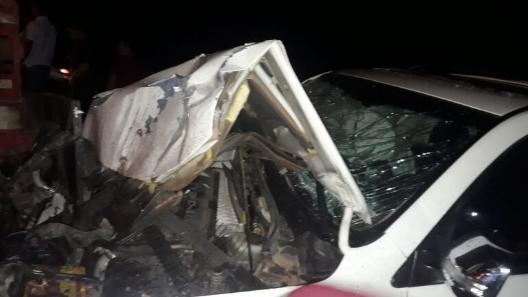 La camioneta del diputado Miguel Cuevas quedó remangada en la parte frontal