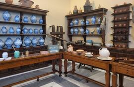 La botica del convento de Santa Cecilia de Roma del siglo XVI, que fue un auténtico laboratorio de jarabes, ungüentos y medicinas, tras un largo periodo de estudio y restauración ha sido reconstruida con todo lujo de detalles en una de las salas de los Museos Vaticanos y podrá ser visitada por el público por primera vez.