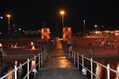 No se puede negar la belleza de la Costanera con la decoración e iluminación que tiene actualmente.