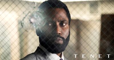 John David Washington asume el rol protagónico en esta película, que hoy debuta en Paraguay.