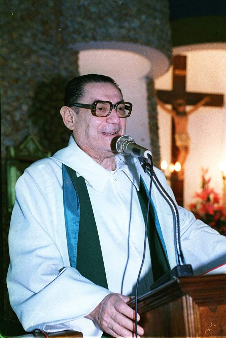 El sacerdote Américo Ferreira.