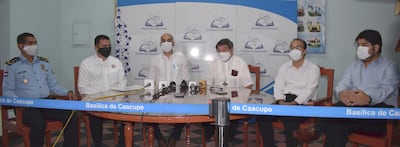 Aspecto de la reunión de prensa realizada ayer en la Diócesis de Caacupé. Encabezaron el ministro Julio Mazzoleni y Mons. Ricardo Valenzuela.