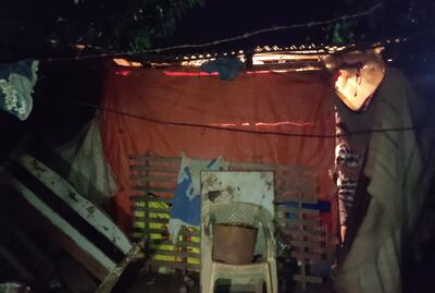 "Baño" comunitario que usan tres personas en la casa de don Barsilicio.