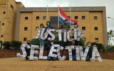 Manifestación simbólica frente al Poder Judicial de San Lorenzo.