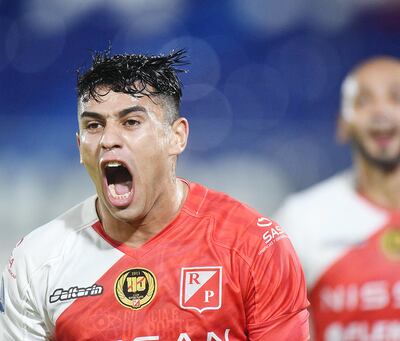Marcos González celebra a “boca llena” el segundo gol de River Plate ante el Huancayo peruano (AFP).