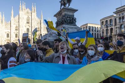 Italia cierra su espacio aéreo a aviones rusos.