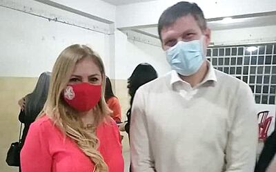 Juan Manuel Brunetti y María Cristina Maidana en la actividad proselitista realizada el 27 de mayo.