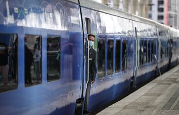 El tren Conneting Europe Express en la ceremonia previa a su partida, en la estación de tren Gare do Oriente en Lisboa.