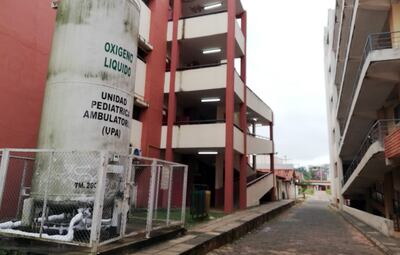 El tanque principal de oxígeno del Hospital de Clínicas es apenas abastecido por los proveedores.