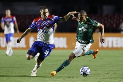 Robert Piris Da Motta llega a la marca del delantero de Palmeiras Jhon Jhon, un duelo en el que el defensor siempre salió victorioso.