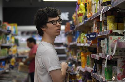 La pérdida del poder de compra de los argentinos por la elevada inflación que registra el país suramericano golpea las ventas de los comercios, que en mayo pasado cayeron por quinto mes consecutivo, según datos sectoriales difundidos este domingo.