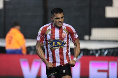 Cristian Colmán celebra su gol para Barracas Central ante Patronato.