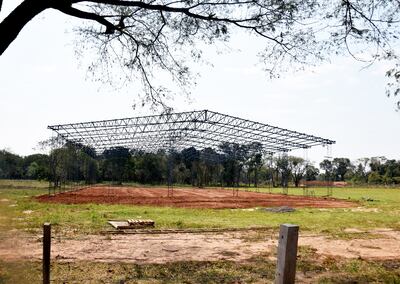 El tinglado en construcción en San Juan  Nepomuceno.