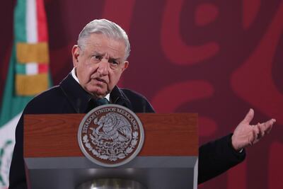 El presidente de México, Andrés Manuel López Obrador, participa hoy en una rueda de prensa matutina en Palacio Nacional, de la Ciudad de México. El presidente mexicano, Andrés Manuel López Obrador, aclaró este jueves que "no hay ninguna ruptura" con España, pero insistió en una "pausa" en las relaciones entre ambos países por los abusos que él percibe de algunas empresas españolas en el pasado.