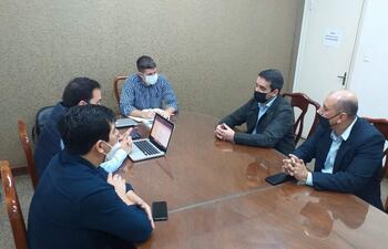 Autoridades locales y representantes del Ministerio de Industria y Comercio proyectan la habilitación de un Centro de Apoyo al Emprendedor en Alto Paraná.