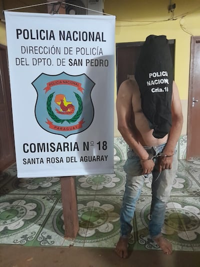 El hombre detenido fue denunciado por vecinos que aseguran que abusaba constantemente de su propia madre.