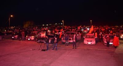 Denuncian aglomeración en cierre de campaña