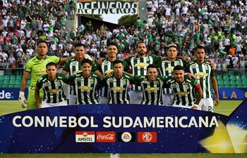 Formación de Oriente Petrolero, con el arquero paraguayo Wilson Quiñónez, que se clasificó para la fase de grupos de la Copa Sudamericana 2023.