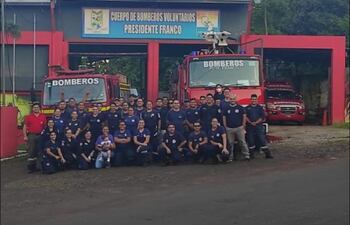 Los bomberos voluntarios hacen un gran esfuerzo para seguir trabajando ante la falta de recursos.