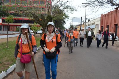 Turistas iniciaron este domingo el peregrinar por los caminos de las Misiones.