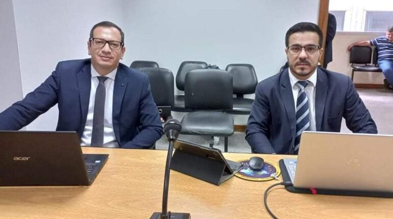 Los fiscales Diego Arzamendia y Rodrigo Estigarribia estuvieron presentes en la audiencia de hoy.