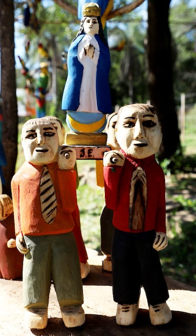 Procesión. La representación de la Virgen de Caacupé en andas.