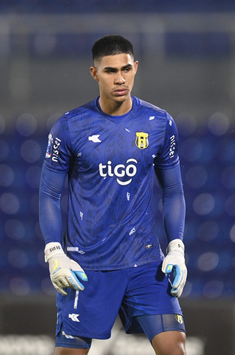 Devis Estiven Vásquez Llach (24), Guaraní.