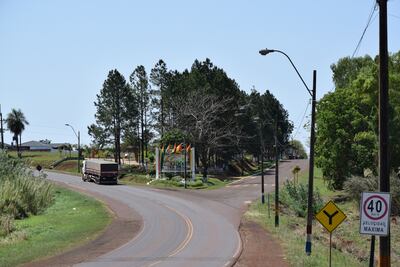 Acceso a La Paz, comunidad que crece a la par de la Cooperativa Agrícola La Paz.