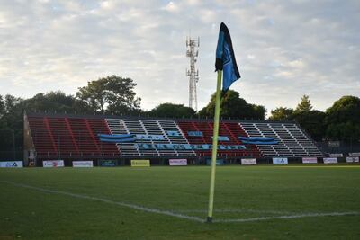 En el estadio San Francisco de Asís, el necesitado Atyrá recibirá a uno de los líderes del certamen, Fernando de la Mora.