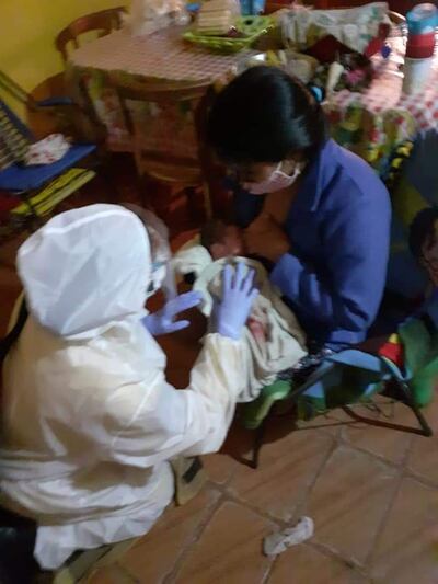 Bomberos de la Vigésima Primera Compañía "Areguá" asistieron a una mujer que dio a luz en su casa.