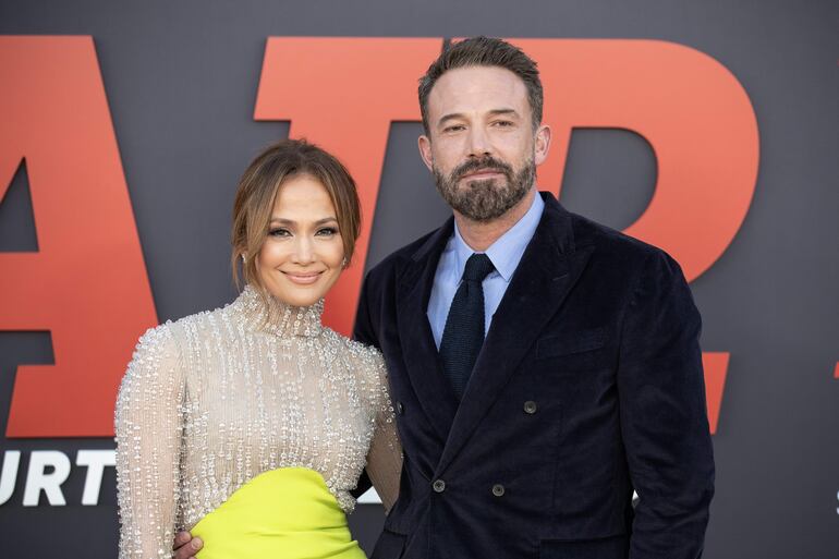 ¡Hermosa pareja! Jennifer López y Ben Affleck. (EFE/EPA/ETIENNE LAURENT)