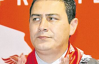 Carlos Echeverría (ANR, HC), intendente de Luque.