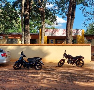 Pequeño edificio de la Unidad de Salud Familiar ya no da abasto para atender a sus habitantes, y a los que viven alrededor de esta localidad, según dijeron los pobladores.